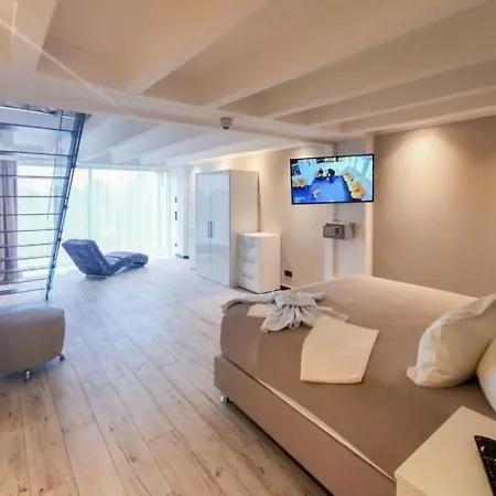 Avida Penthouse 1718 Binz